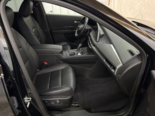Used 2024 Cadillac XT4 Sport AWD/4WD image 28
