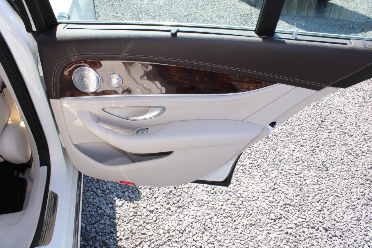 Used 2017 Mercedes-Benz E 400 4MATIC Wagon image 25