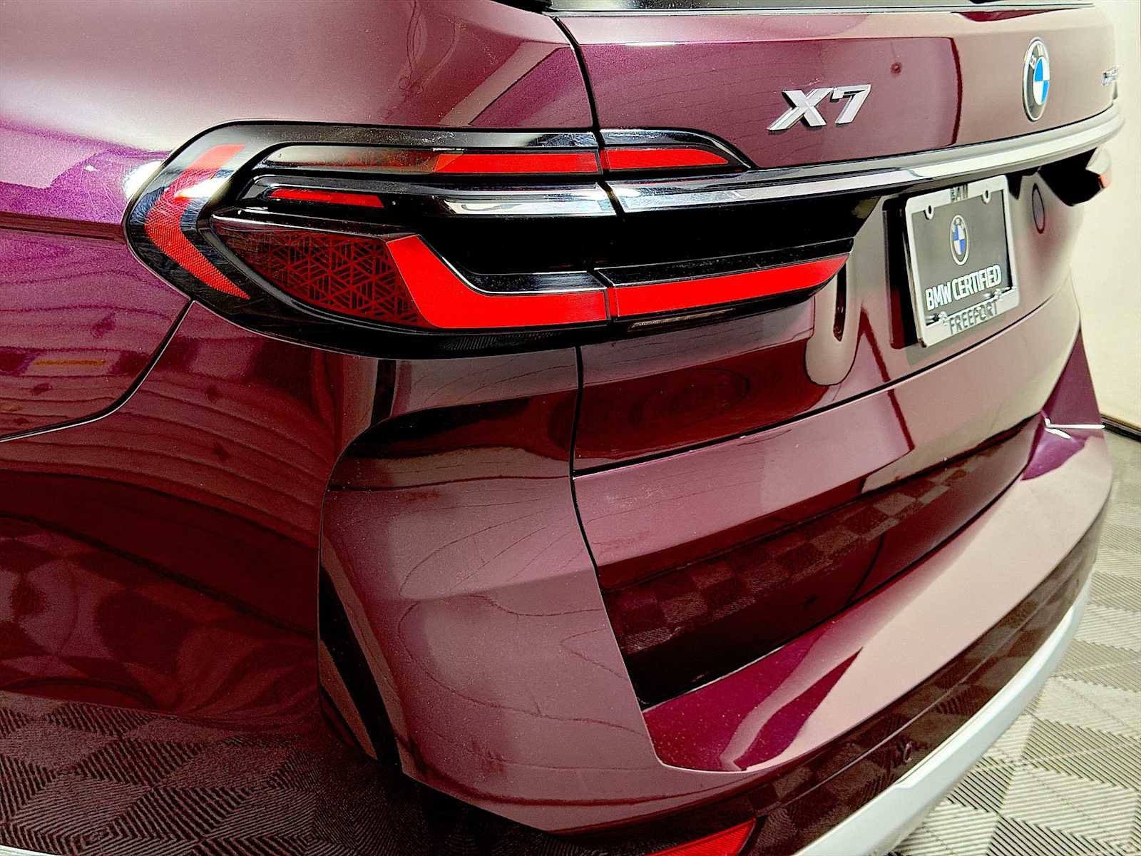 Certified 2024 BMW X7 xDrive40i w/ Premium Package image 28