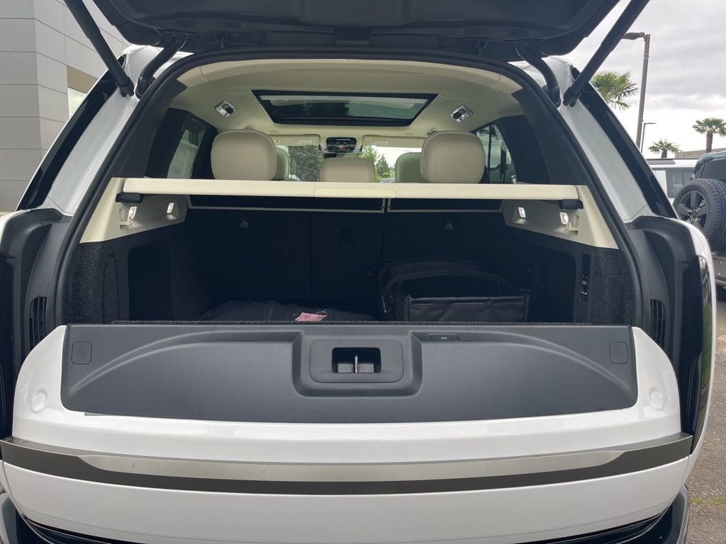 New 2026 Land Rover Range Rover SE AWD/4WD image 15