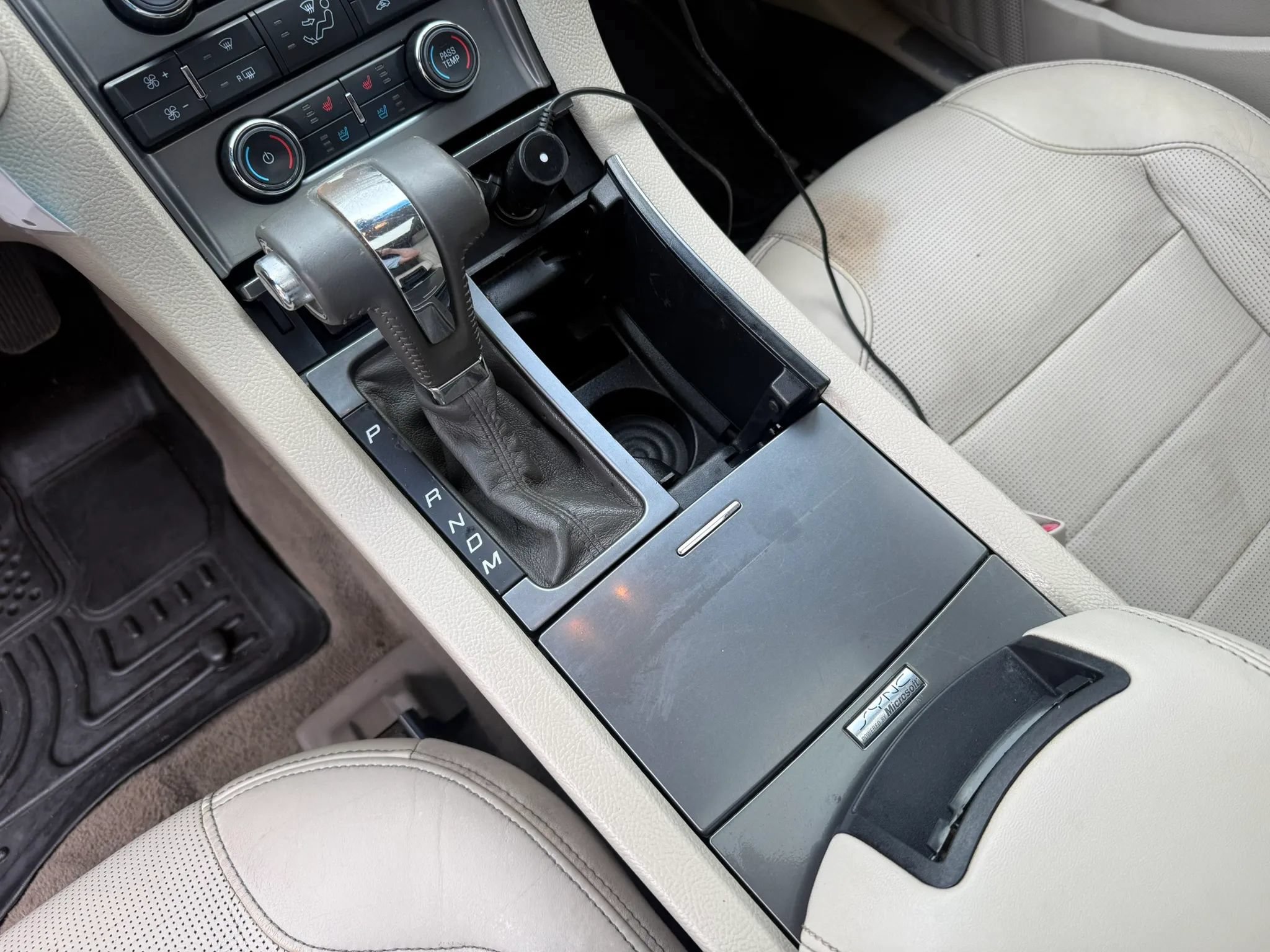 Used 2011 Ford Taurus Limited w/ 301A Rapid Spec Order Code FWD image 21