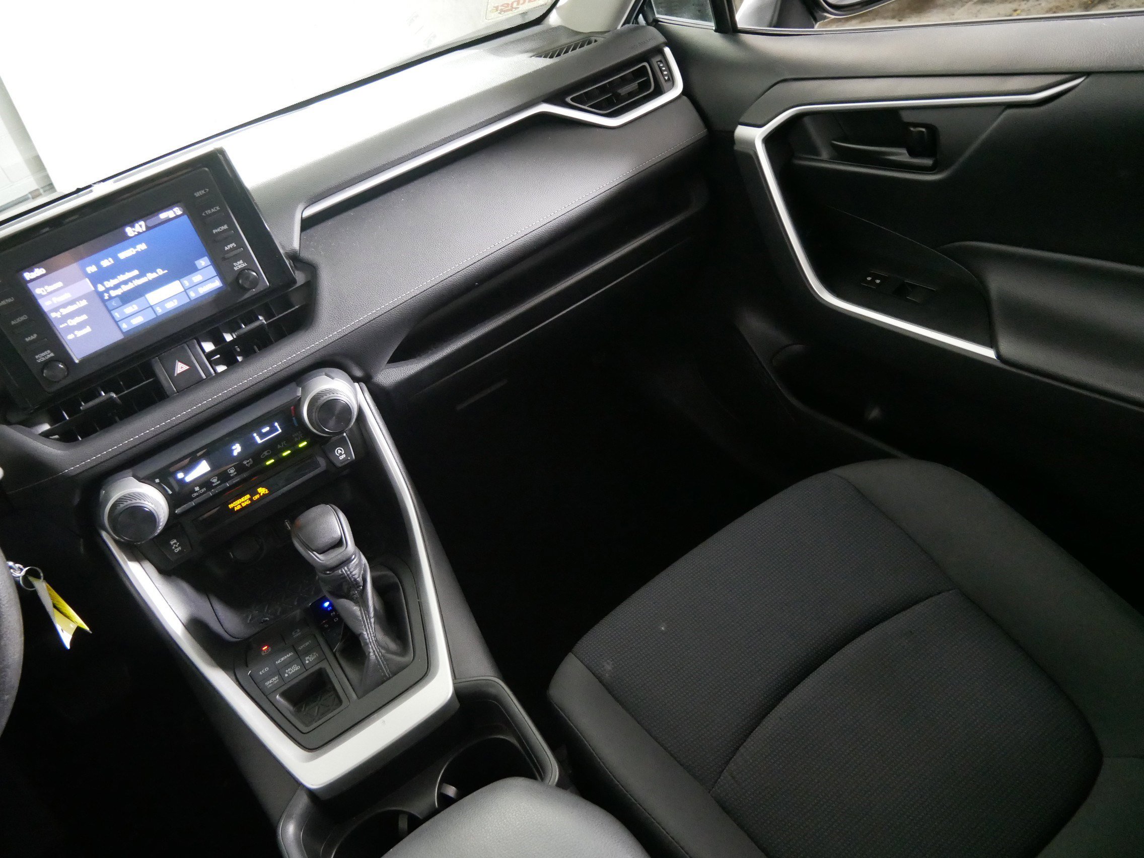 Used 2019 Toyota RAV4 LE w/ All Weather Liner Package AWD/4WD image 11