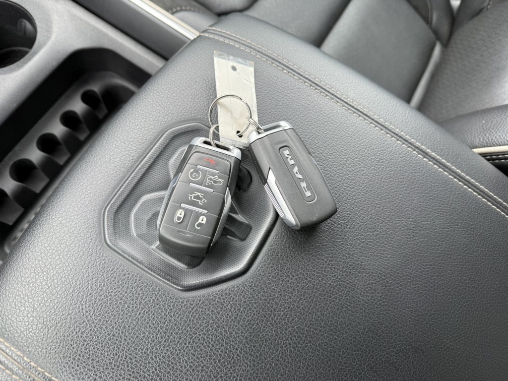Used 2022 RAM 1500 Laramie AWD/4WD image 35