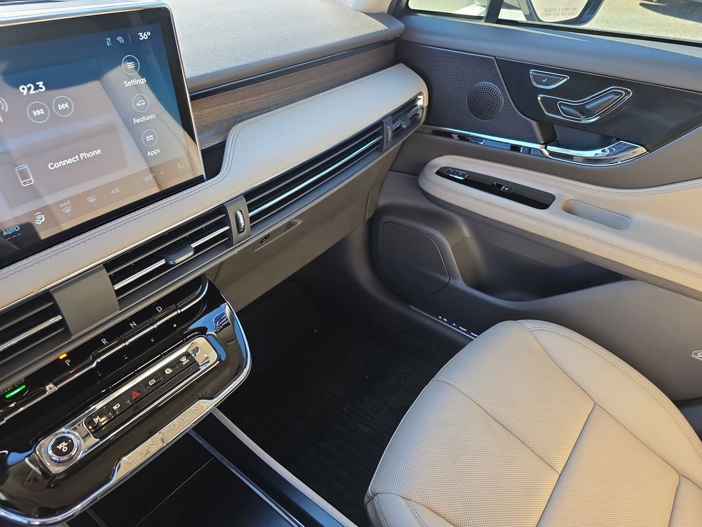 Used 2023 Lincoln Corsair Grand Touring w/ Equipment Group 301A image 31