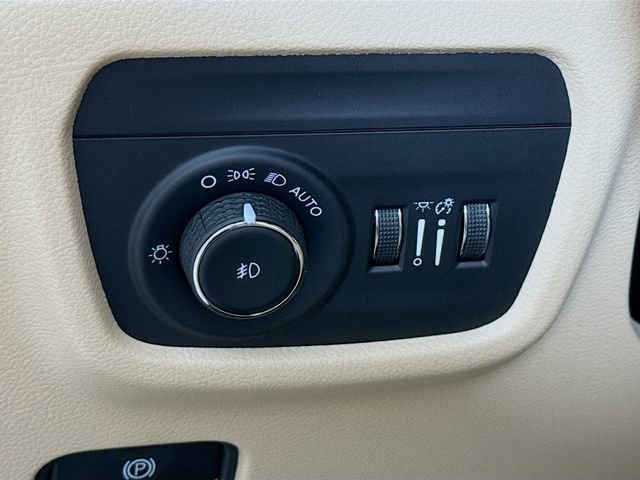 New 2025 Jeep Grand Cherokee Limited image 10