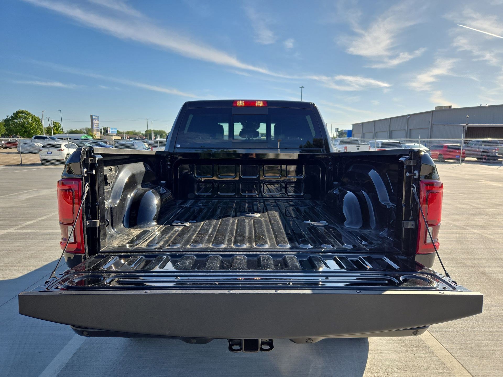 Used 2025 RAM 2500 Laramie AWD/4WD image 30