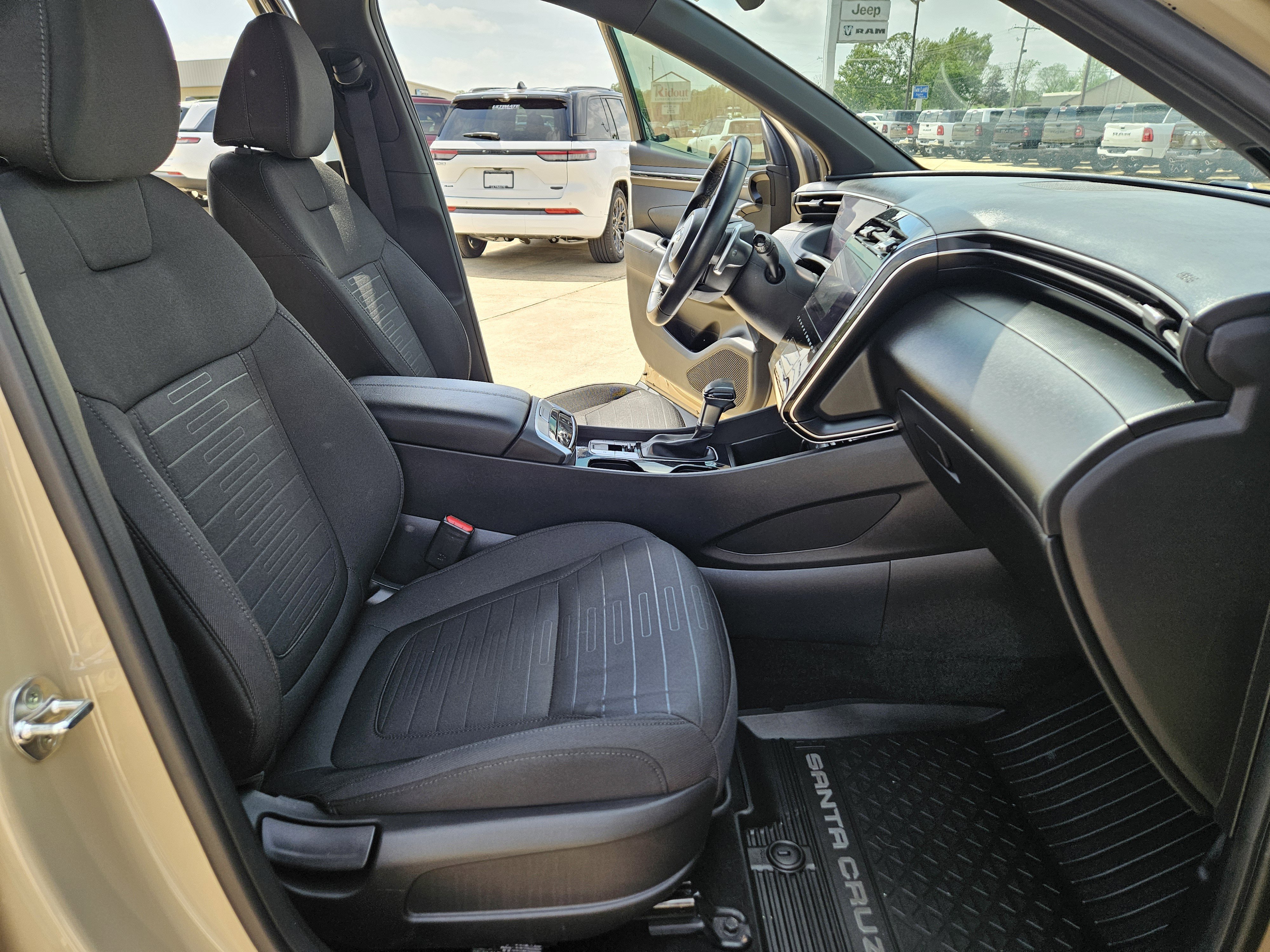 Used 2023 Hyundai Santa Cruz SEL Premium image 14