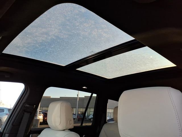 Used 2023 Cadillac XT6 Sport w/ Technology Package image 14