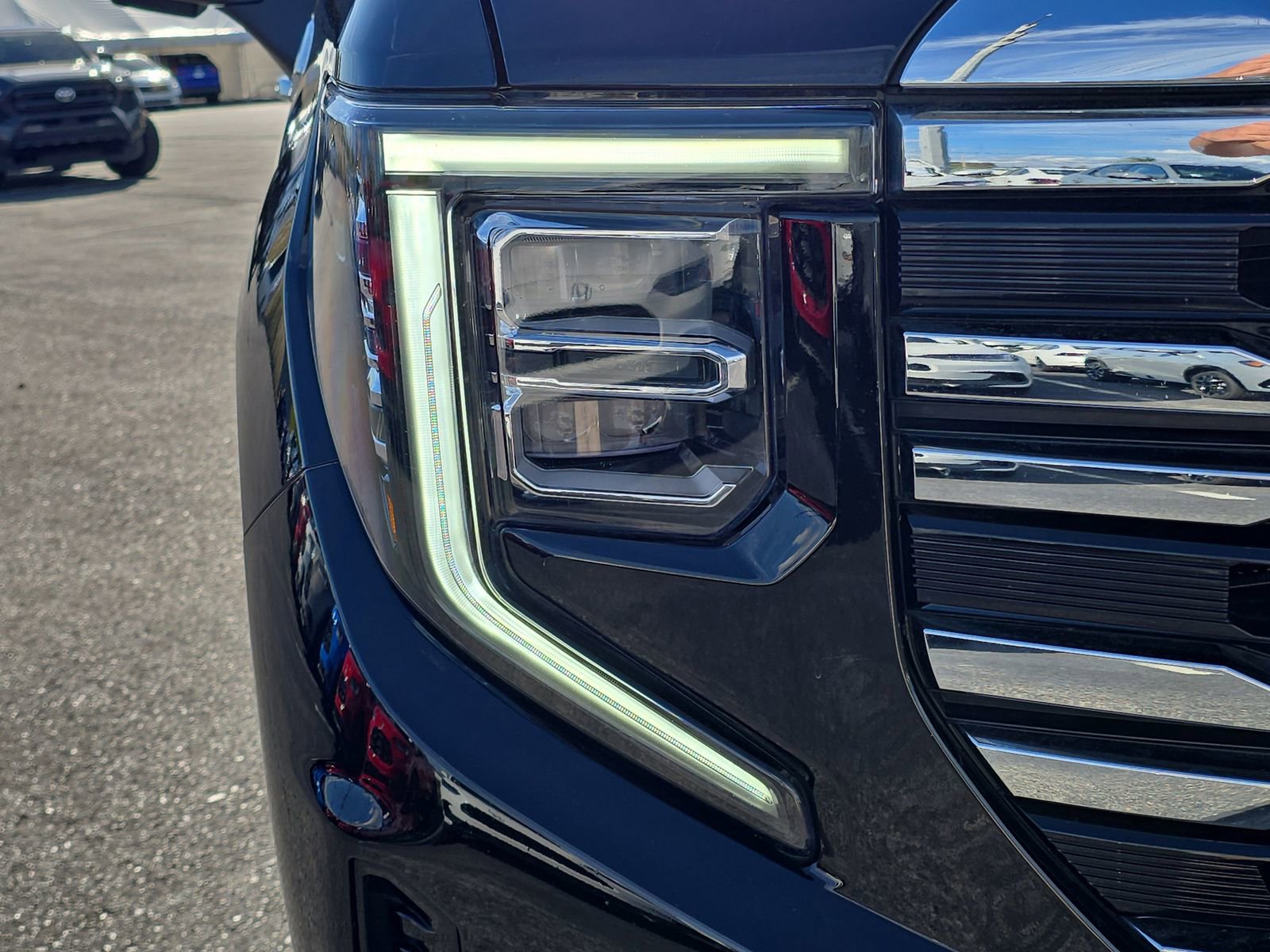 Used 2025 GMC Sierra 1500 SLT image 7