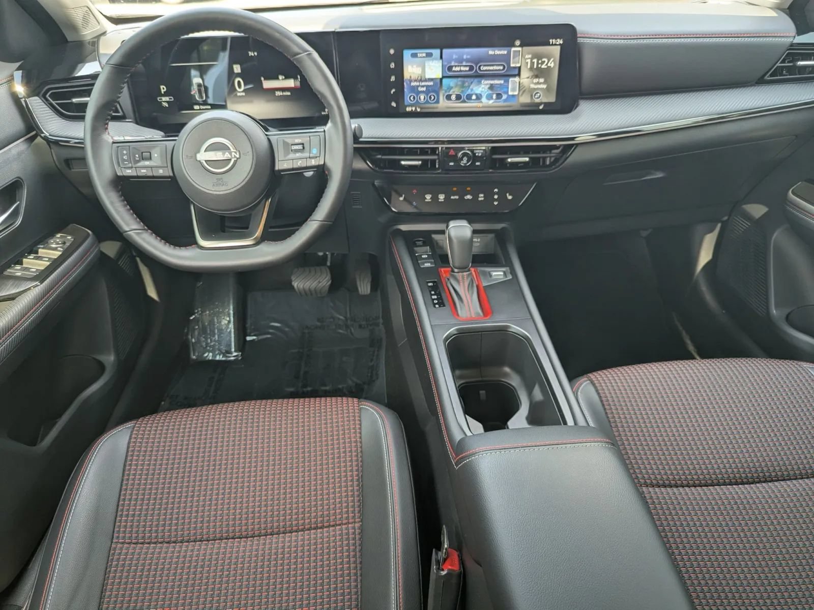 Used 2025 Nissan Kicks SR w/ SR Premium Package FWD image 19