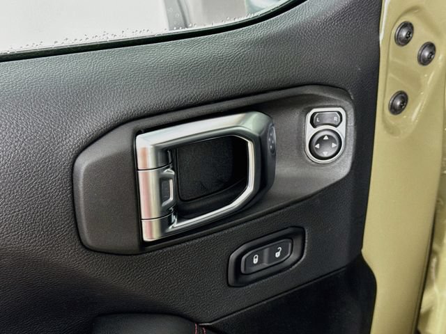 Used 2025 Jeep Wrangler Unlimited Rubicon AWD/4WD image 22