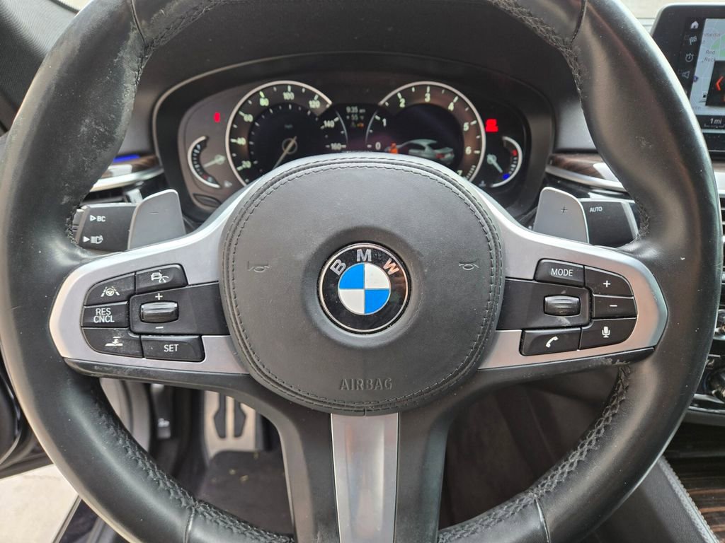 Used 2018 BMW M550i xDrive image 8