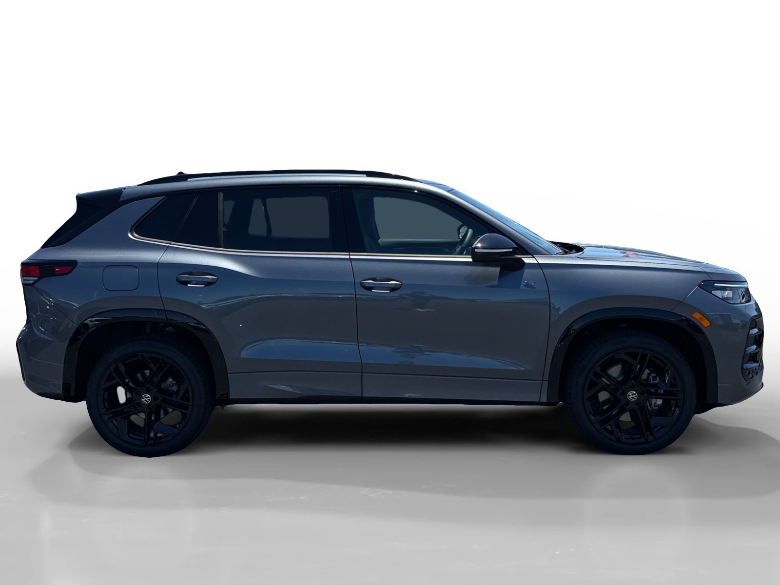 New 2026 Volkswagen Tiguan SE R-Line AWD/4WD image 6