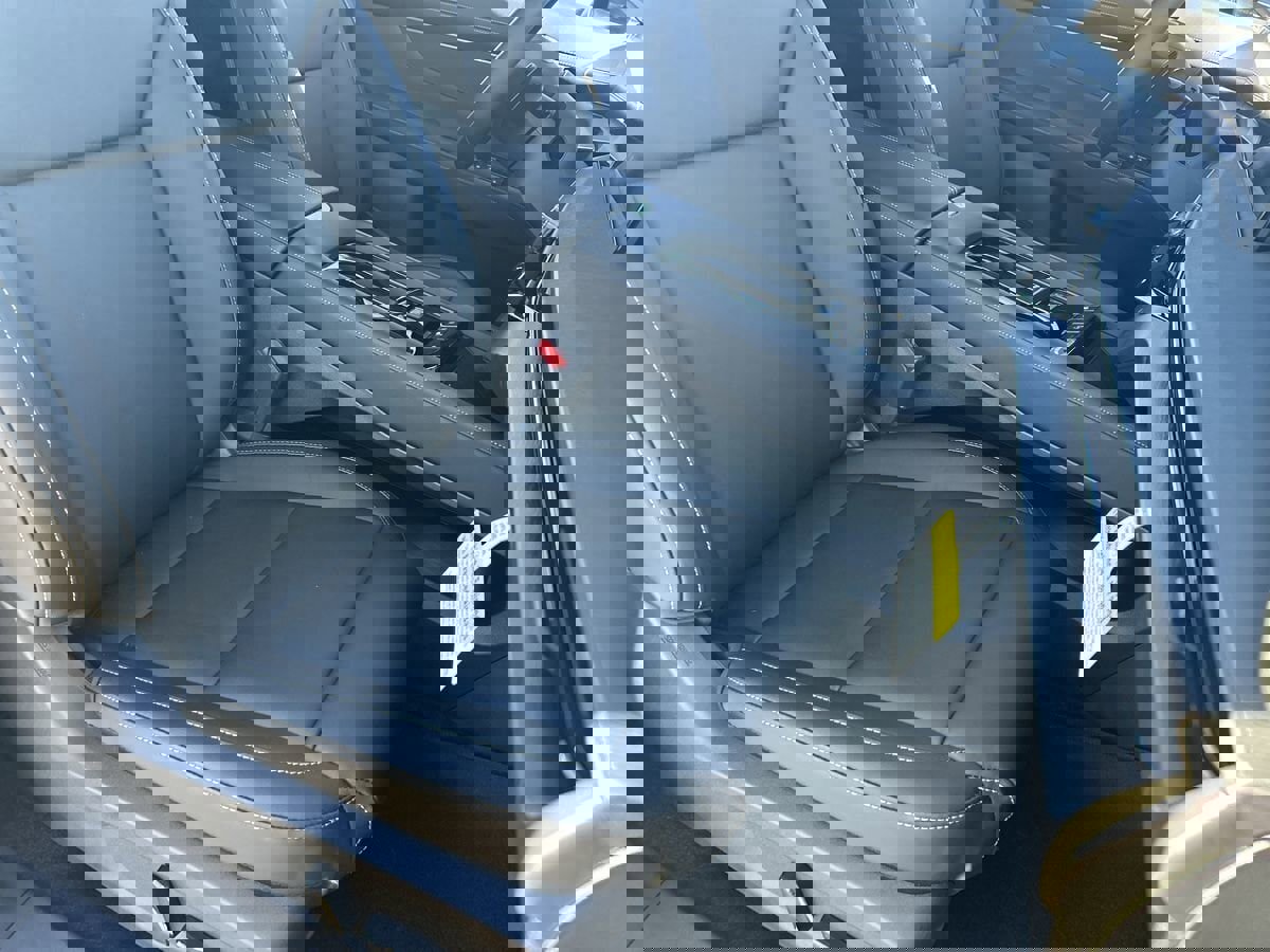 Used 2025 Nissan Murano SV image 11