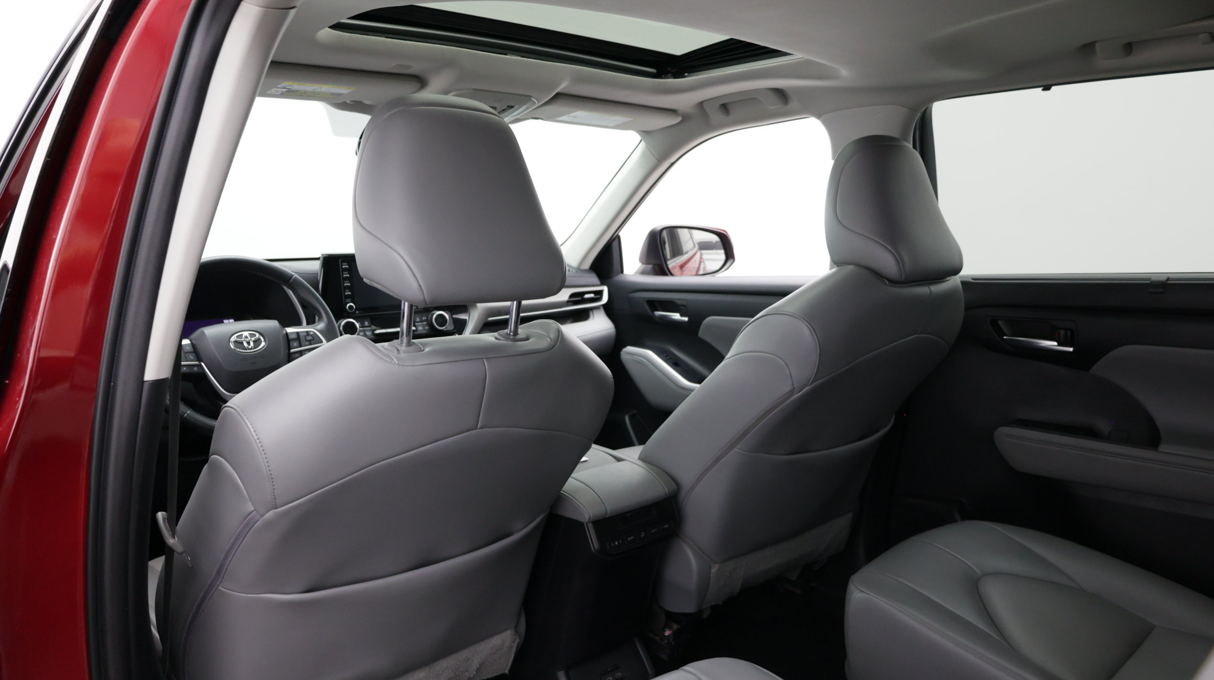 Used 2022 Toyota Highlander XLE FWD image 35