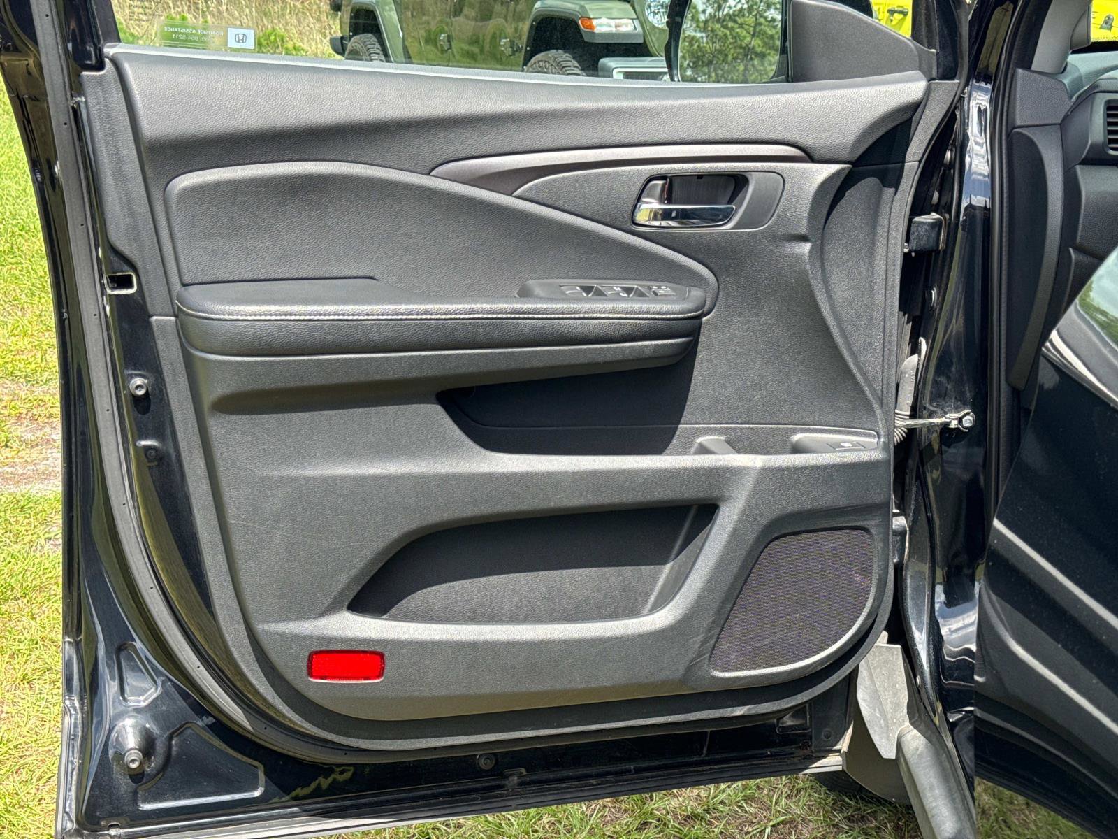 Used 2018 Honda Ridgeline Sport image 17