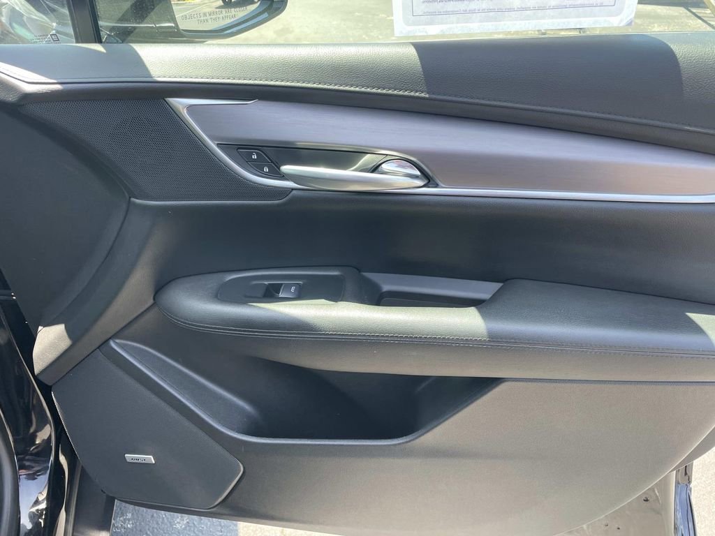 Used 2017 Cadillac XT5 Luxury w/ Driver Awareness Package FWD image 25