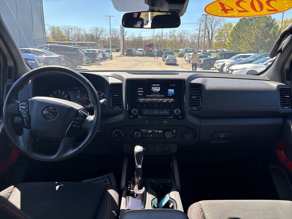 Used 2024 Nissan Frontier PRO-4X w/ Technology Package AWD/4WD image 17