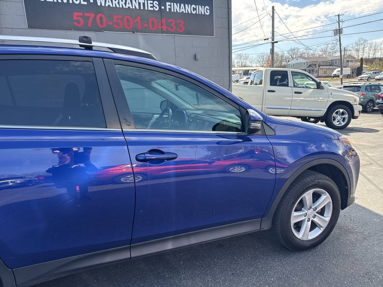 Used 2014 Toyota RAV4 XLE AWD/4WD image 10
