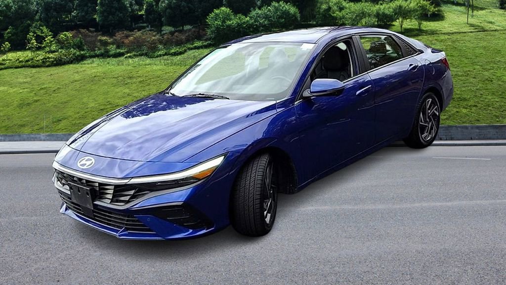 Used 2024 Hyundai Elantra Limited image 4