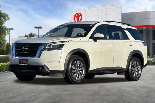 Used 2024 Nissan Pathfinder SV AWD/4WD image 9
