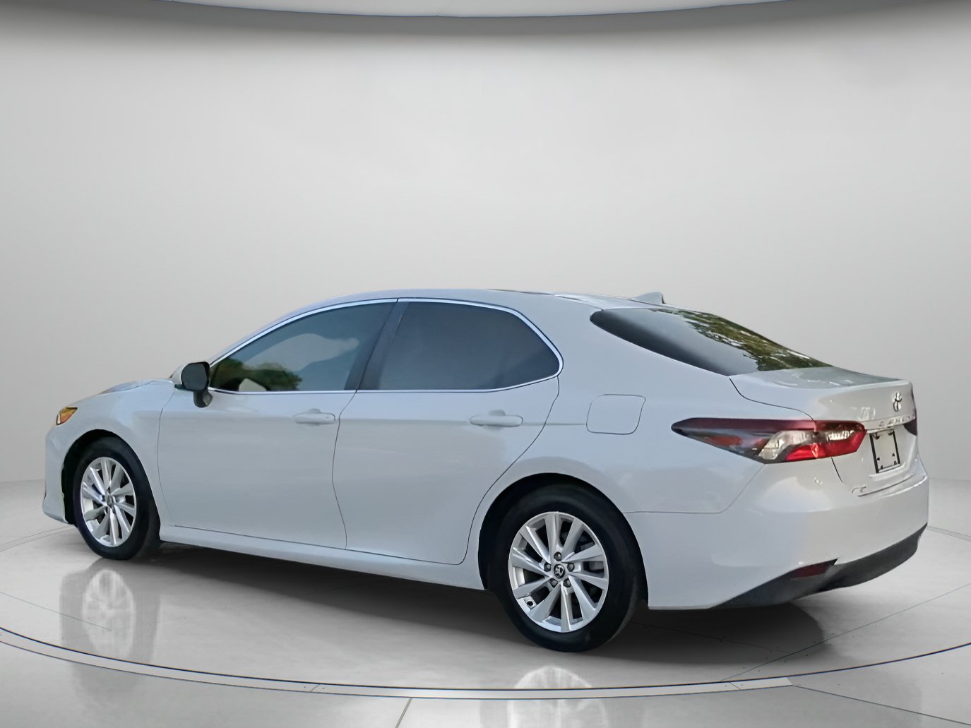 Used 2023 Toyota Camry LE FWD image 19