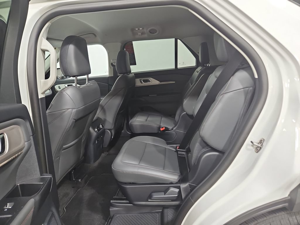 Used 2026 Ford Explorer Active w/ Active Comfort Package AWD/4WD image 25