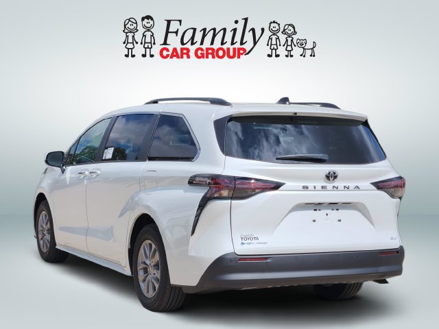 New 2026 Toyota Sienna XLE AWD/4WD image 3