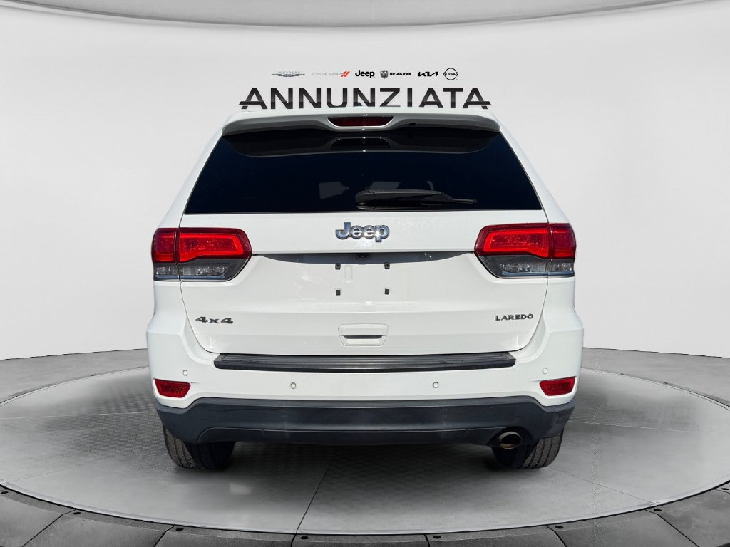 Used 2017 Jeep Grand Cherokee Laredo w/ Quick Order Package 23E AWD/4WD image 4
