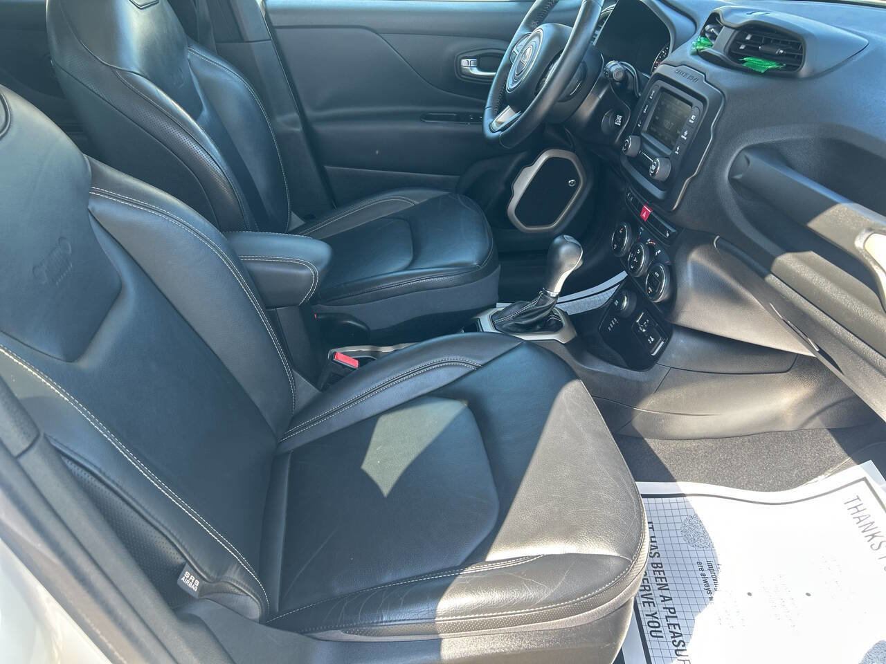 Used 2016 Jeep Renegade Limited image 23
