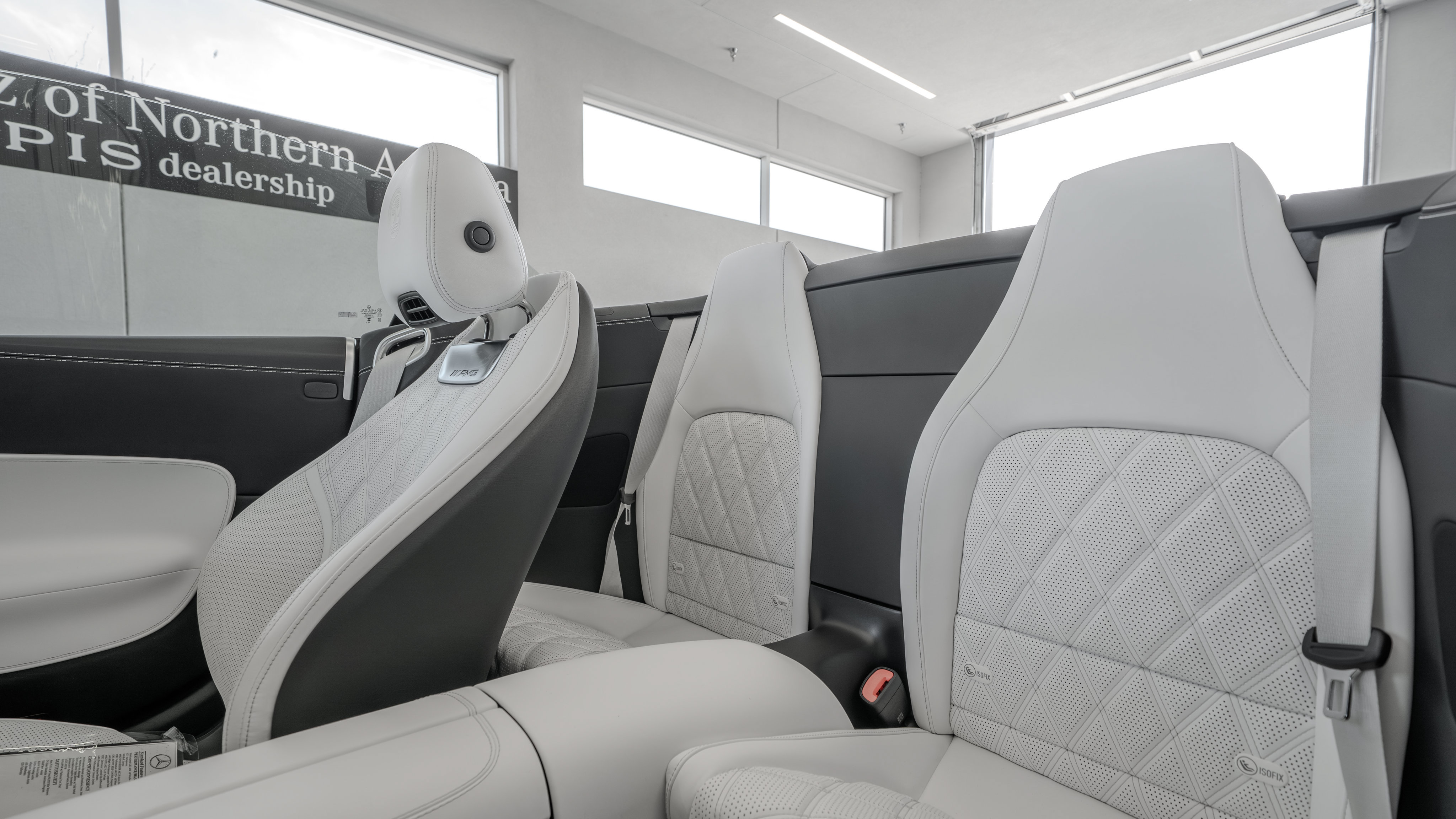 Used 2026 Mercedes-Benz SL 63 AMG 4MATIC image 29
