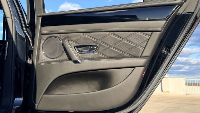 Used 2016 Bentley Flying Spur V8 image 16