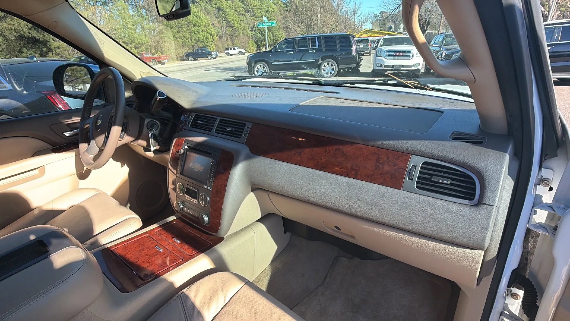 Used 2012 Chevrolet Tahoe LTZ image 16