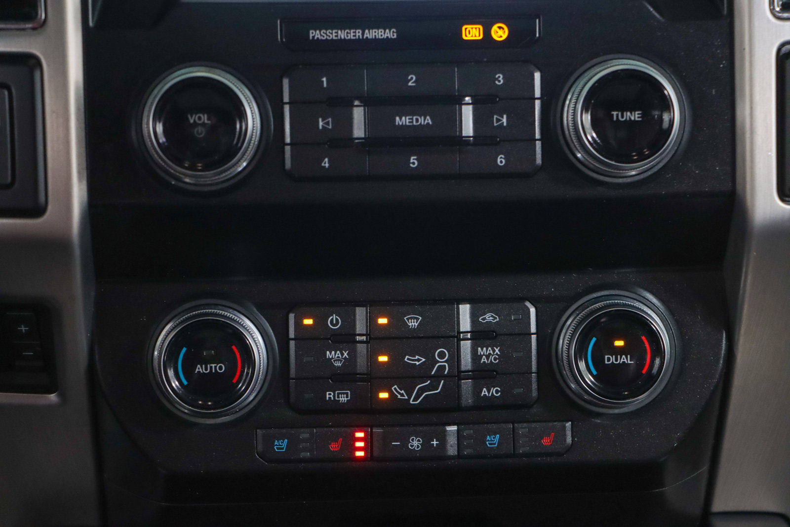 Used 2019 Ford F250 Platinum w/ Platinum Ultimate Package image 21