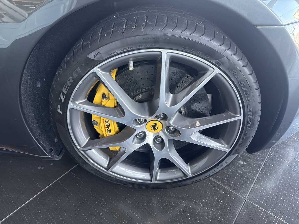 Used 2014 Ferrari California image 12