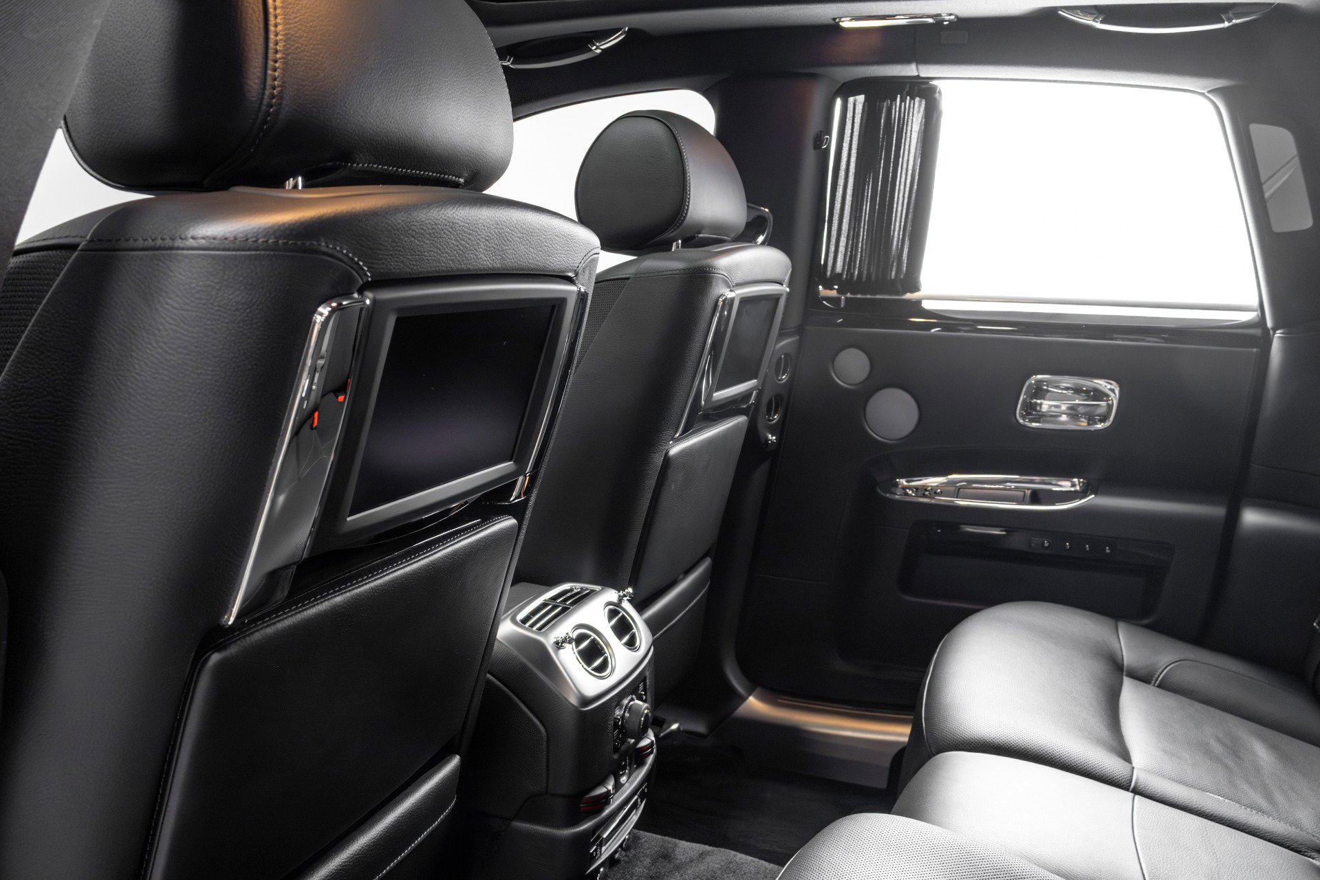 Used 2011 Rolls-Royce Ghost image 58