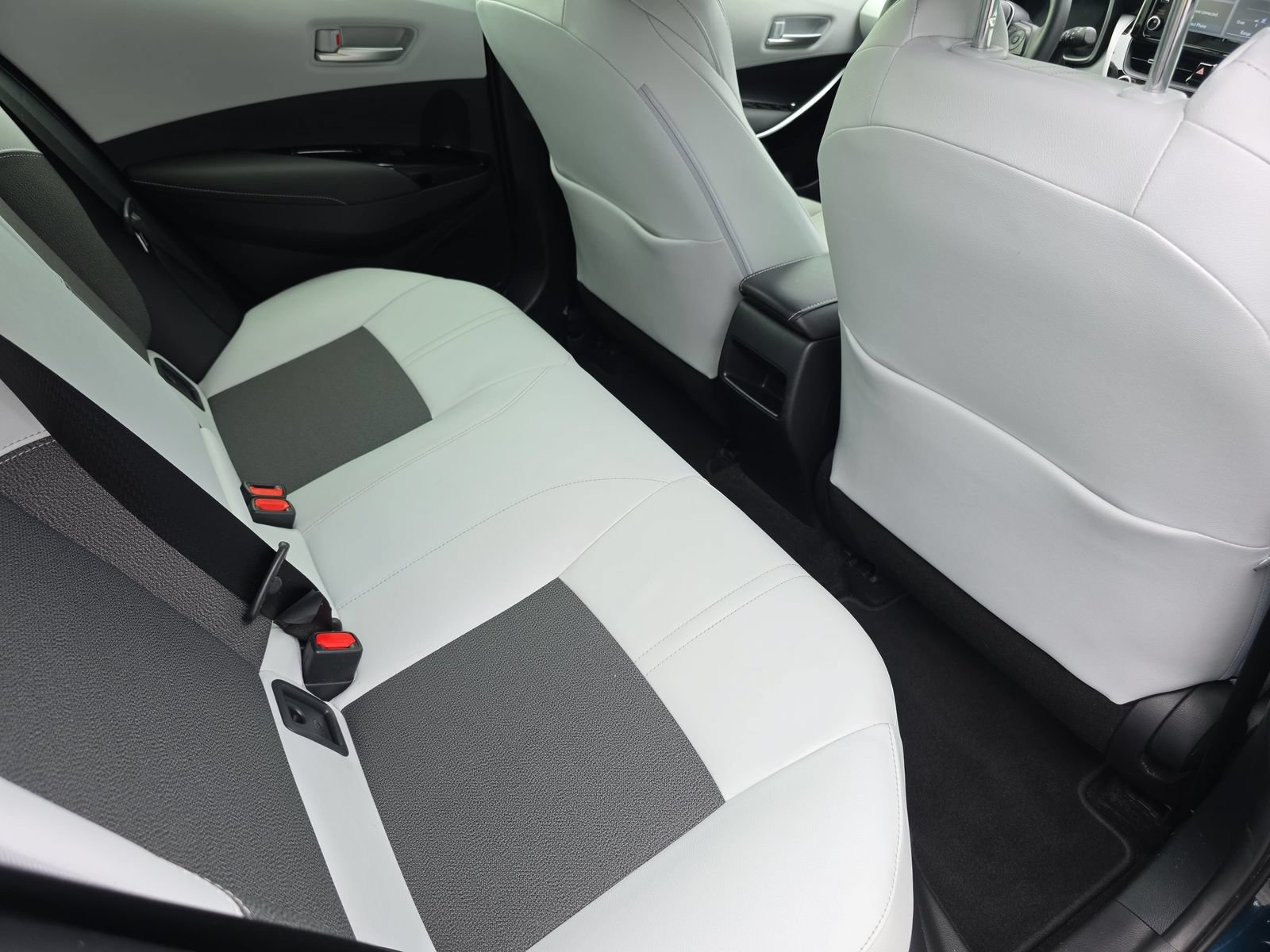 Used 2021 Toyota Corolla XSE FWD image 11