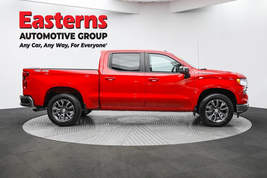 Used 2023 Chevrolet Silverado 1500 LT AWD/4WD image 4
