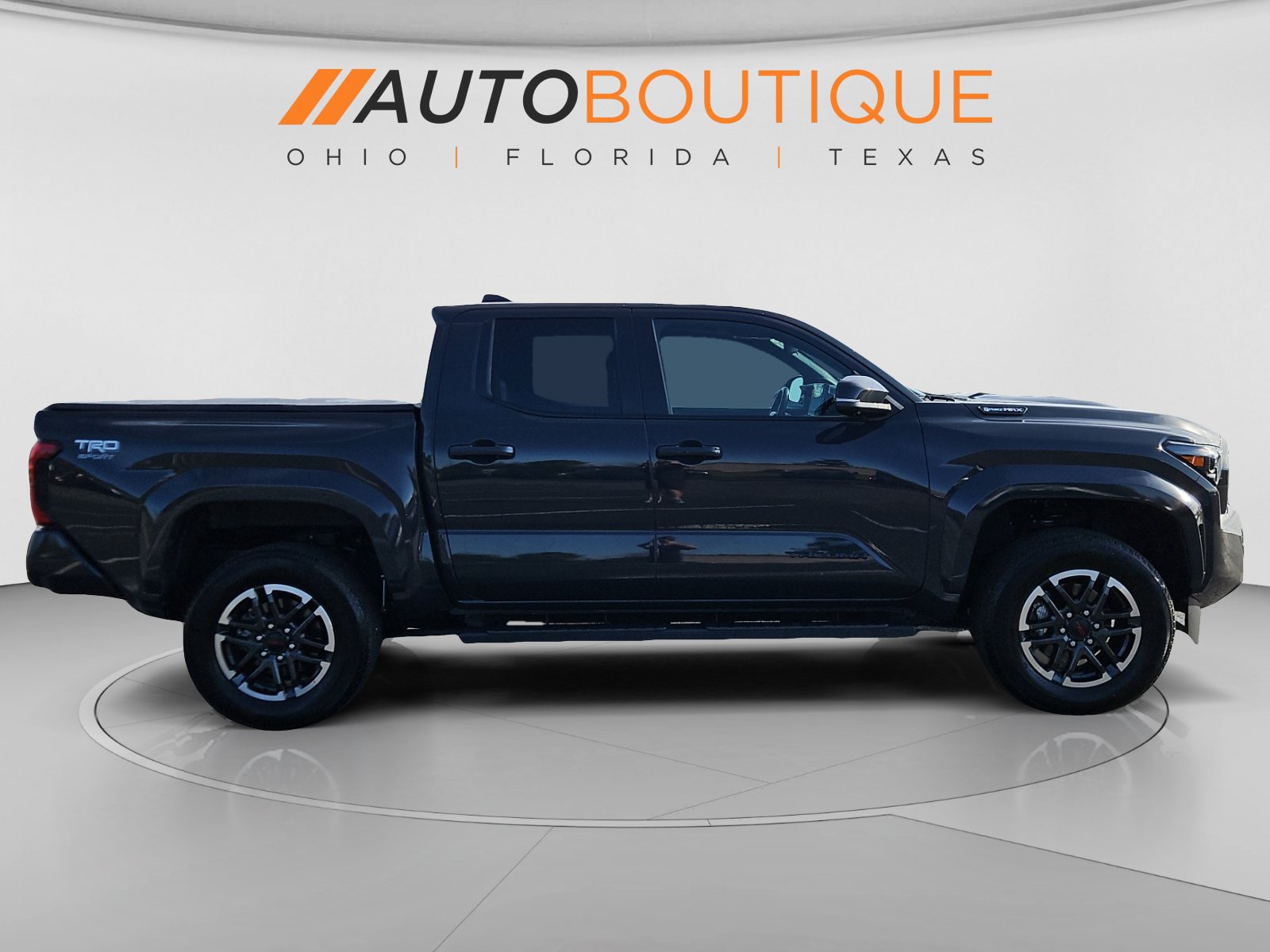 Used 2025 Toyota Tacoma TRD Sport w/ TRD Sport Premium Package AWD/4WD image 8