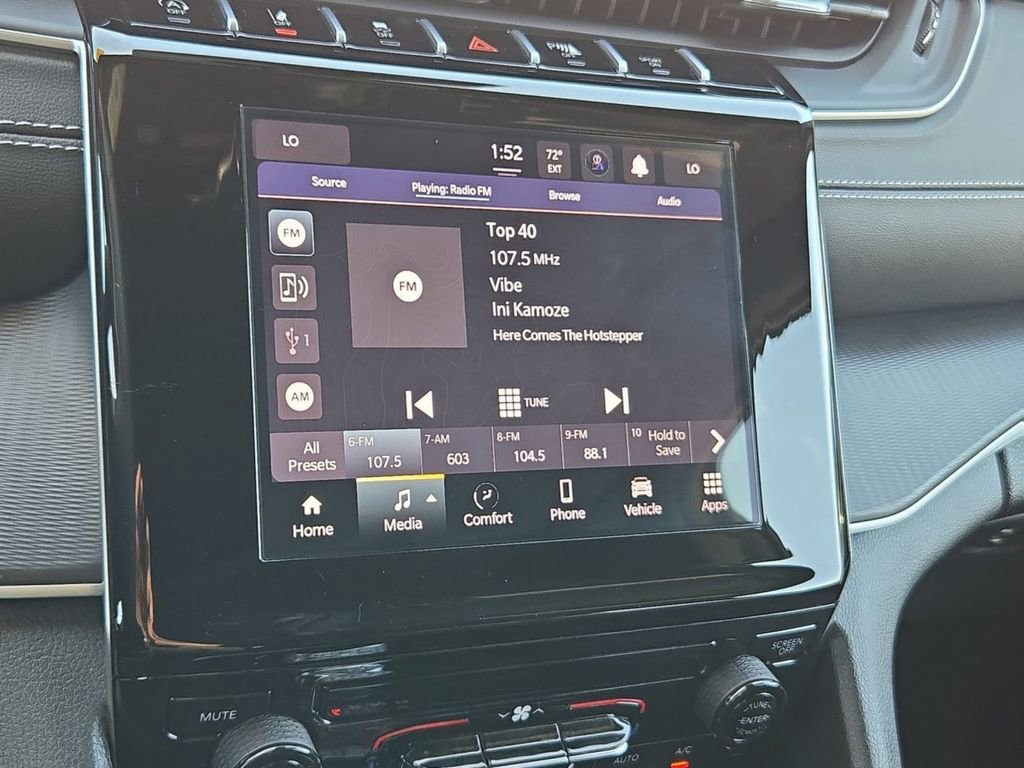 Certified 2024 Jeep Grand Cherokee L Laredo image 19