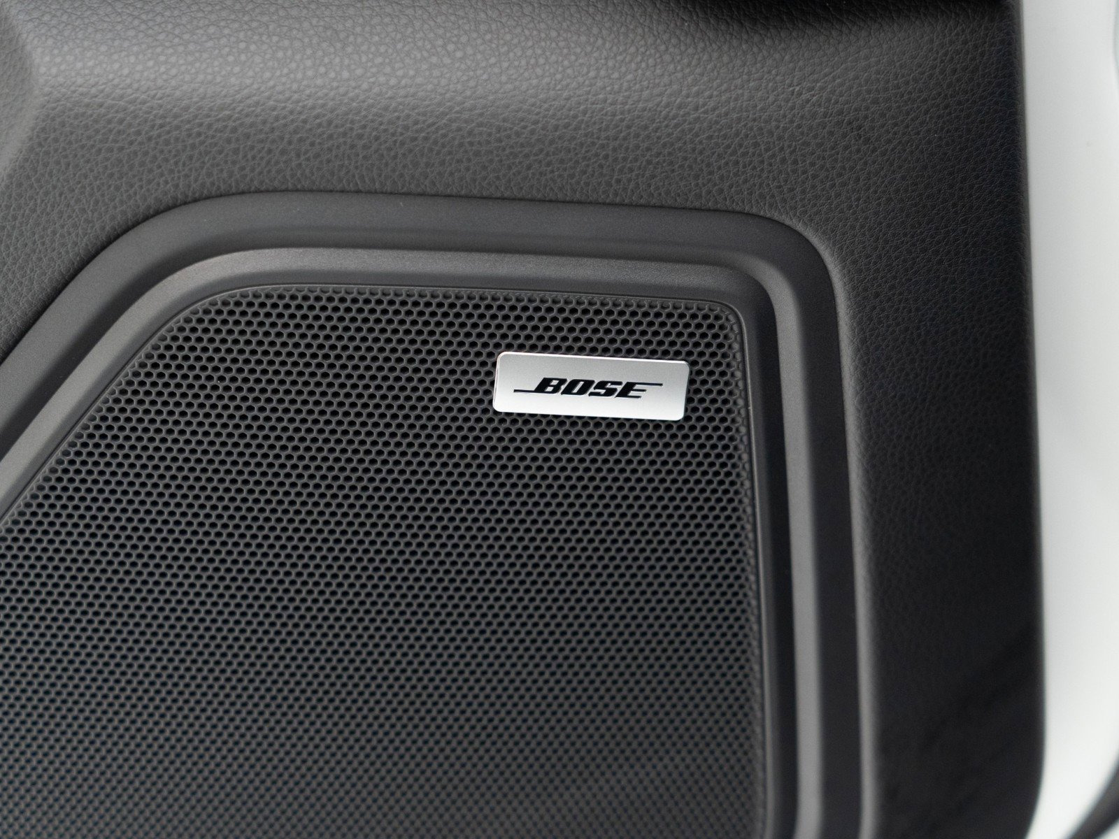 Certified 2025 Porsche Macan image 22