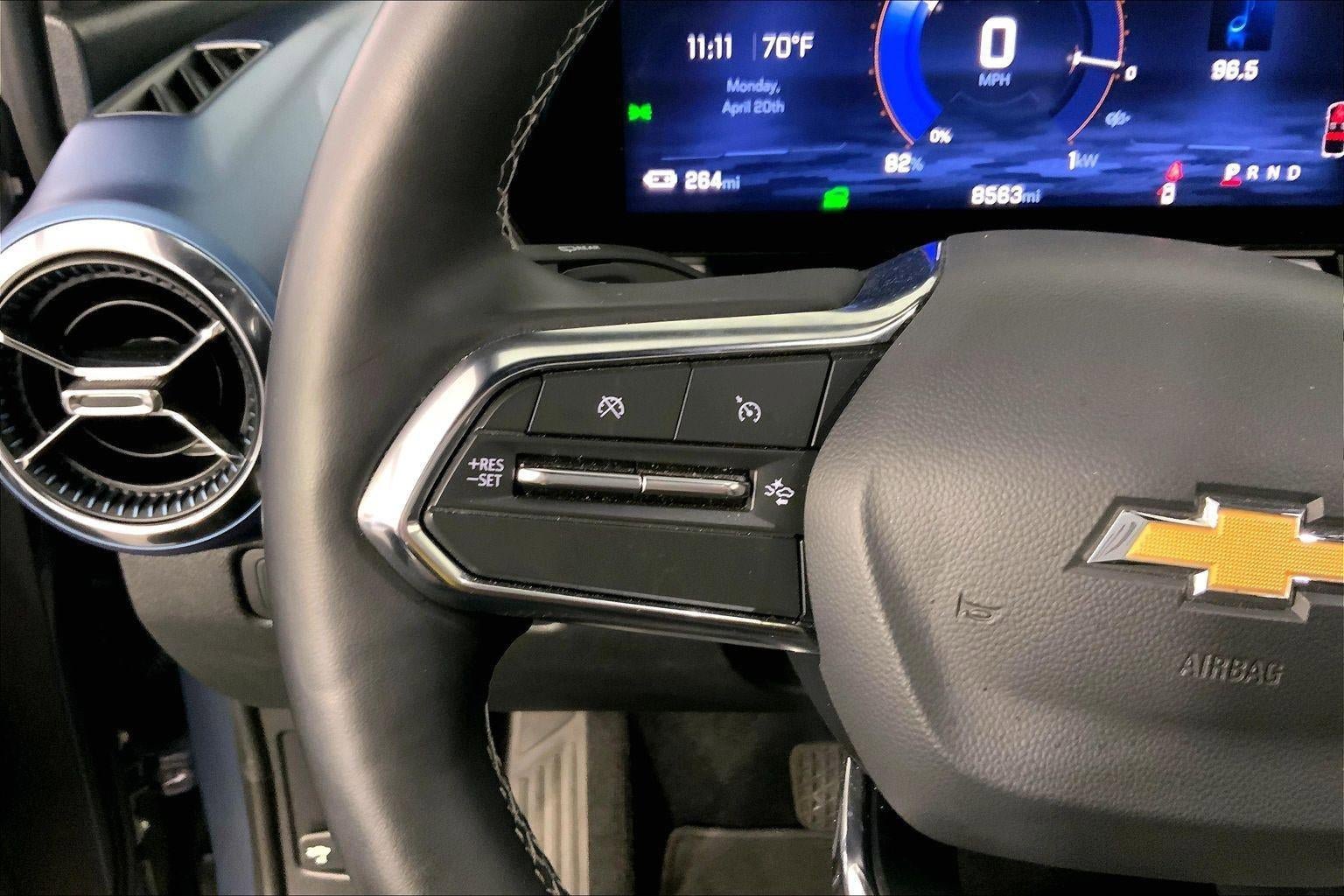 Used 2025 Chevrolet Equinox EV LT FWD image 18