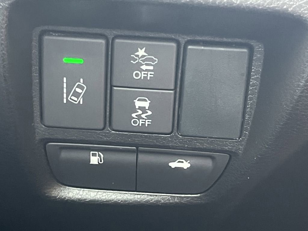Used 2018 Acura TLX w/ Technology Package FWD image 32