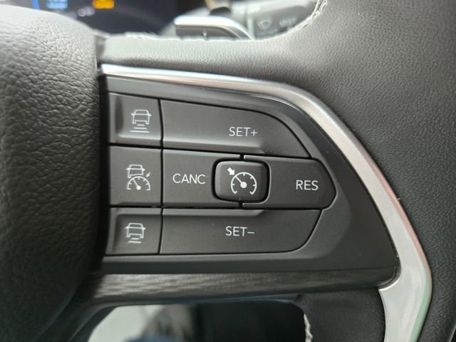 Used 2025 Jeep Grand Cherokee Altitude image 20