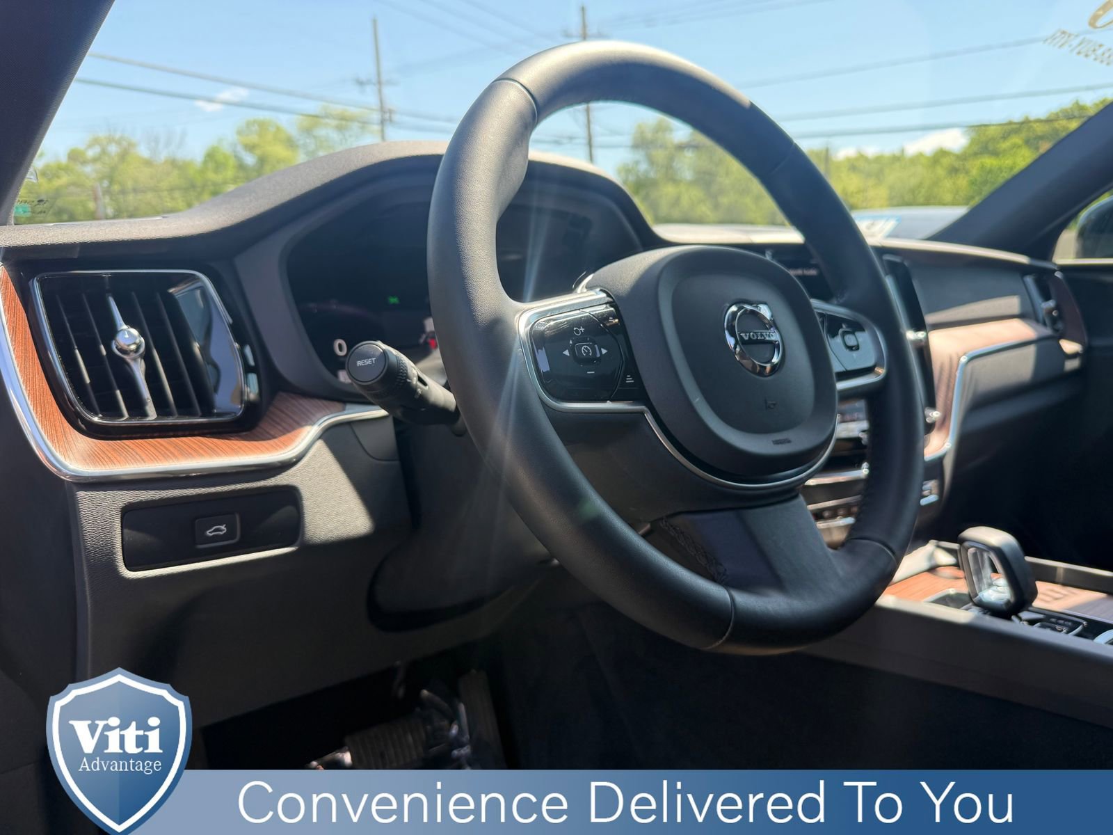 Used 2023 Volvo XC60 B5 Plus w/ Climate Package AWD/4WD image 17