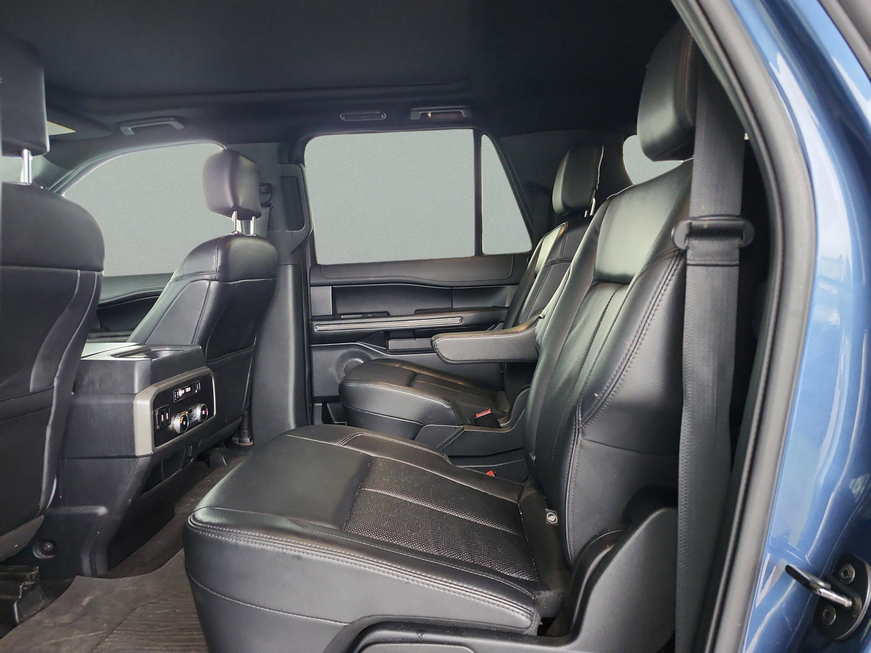 Used 2020 Ford Expedition Max XLT w/ Equipment Group 201A RWD image 17