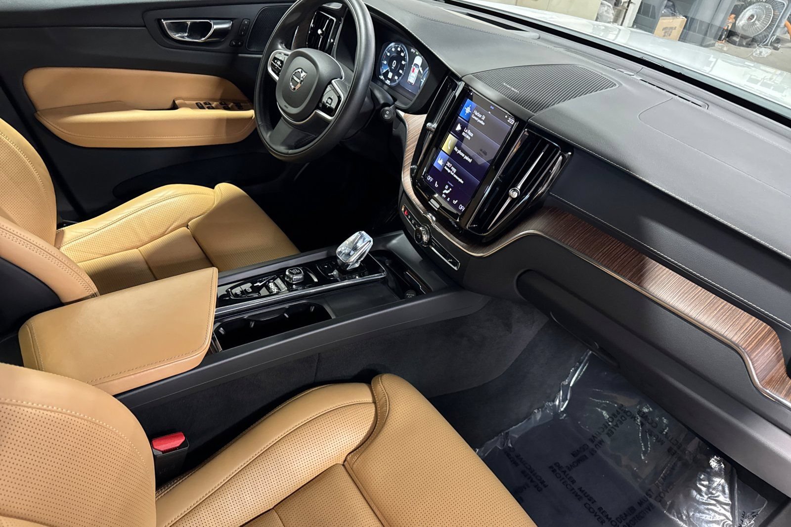Used 2021 Volvo XC60 T8 Inscription w/ Advanced Package AWD/4WD image 18