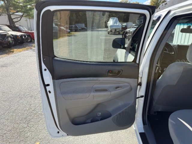 Used 2011 Toyota Tacoma 2WD Double Cab w/ Convenience Pkg image 15