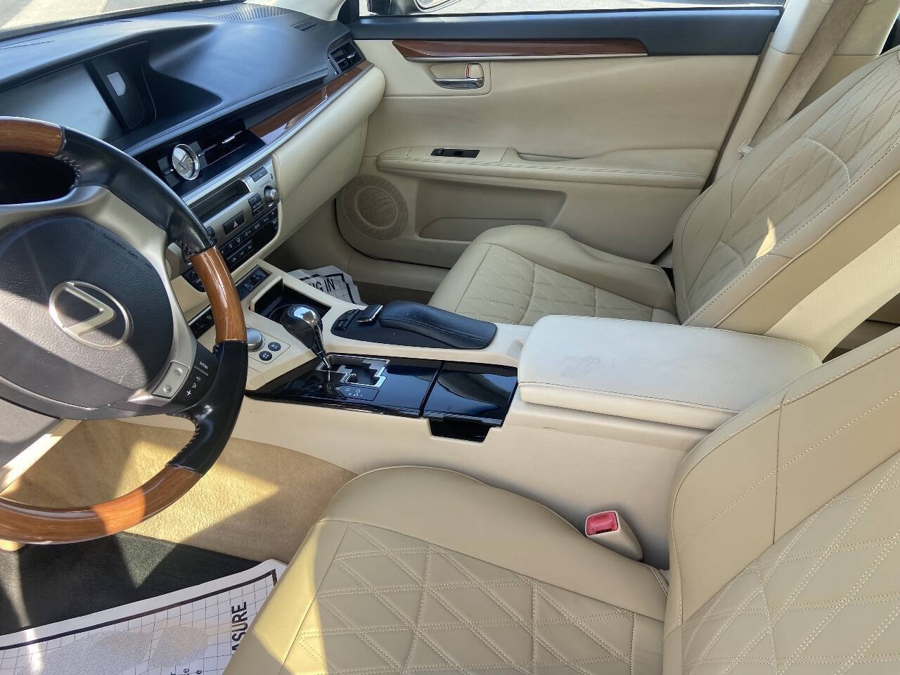 Used 2013 Lexus ES 300h w/ Luxury Pkg FWD image 25