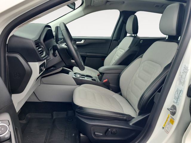 Used 2024 Ford Escape SE w/ PHEV Premium Package image 11